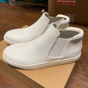 Size 7.5 Coconuts by Matisse white croc Harlan Slip-ons. New with box